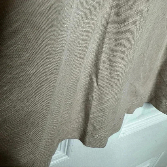 Black  Bow T-Shirt V-Neck Greyish Brown Size Large - Picture 6 of 16